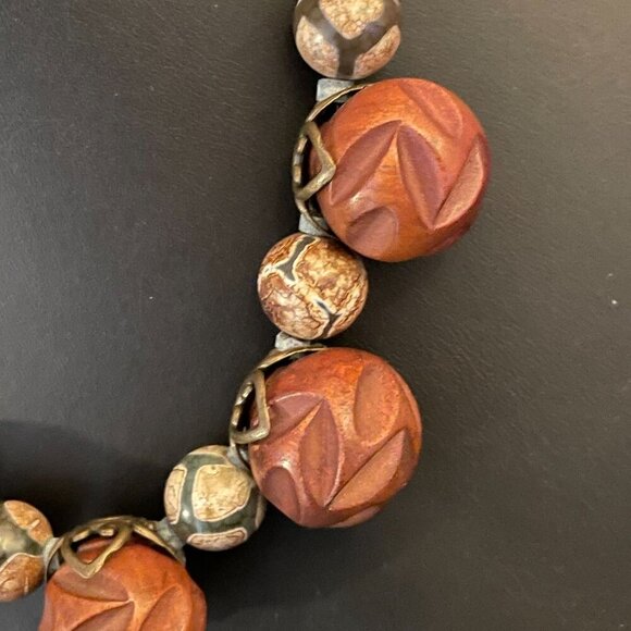 Wood Carved Chunky Beaded Statement Necklace Brass Tone Granny-core Boho - Picture 3 of 6